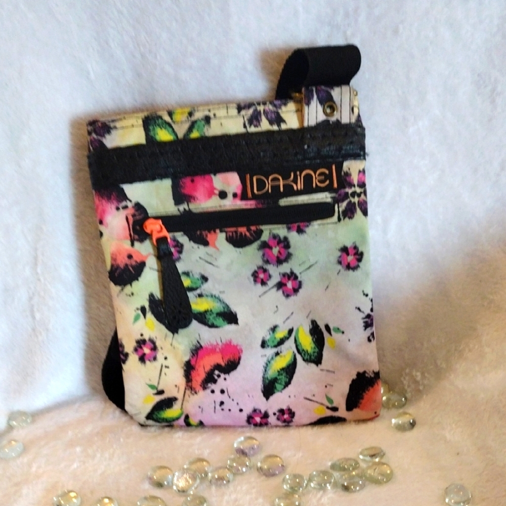 Dakine Floral Crossbody Bag - Multicolor